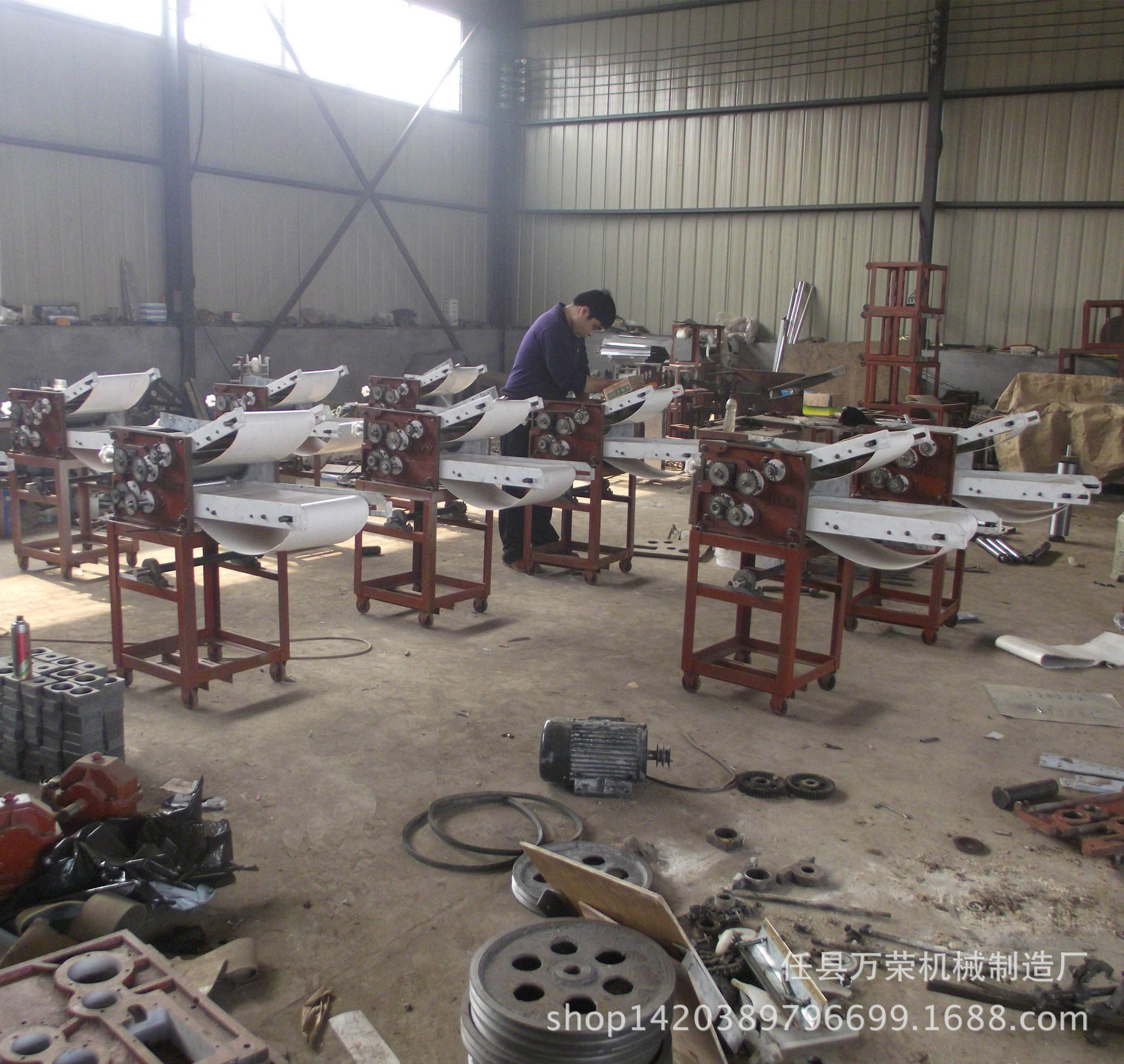 廠家供應(yīng) 自動揉面機(jī) 350型連續(xù)自動壓面機(jī) 不銹鋼商用攪面揉面機(jī)