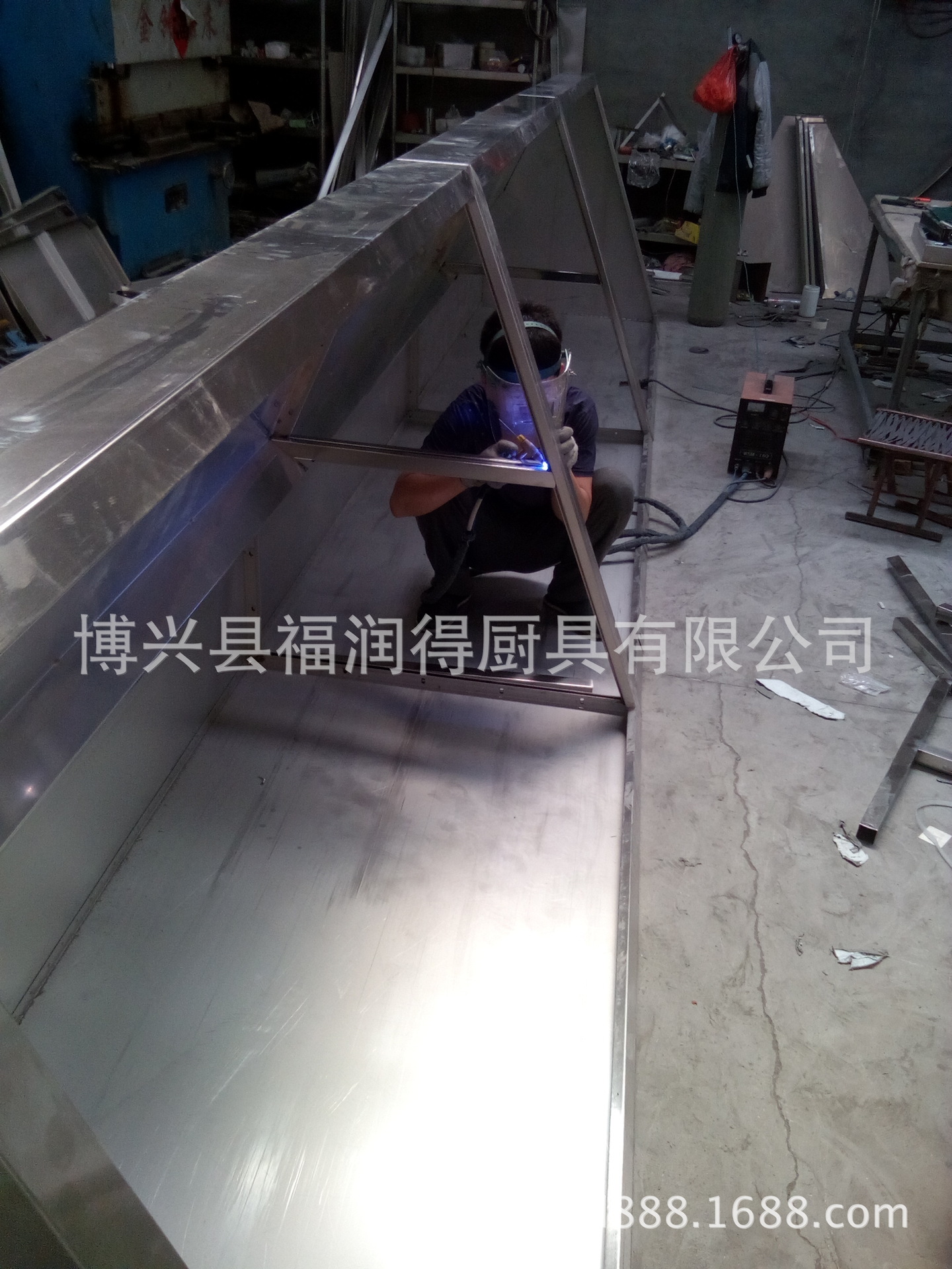 不銹鋼排煙罩 飯店廚房油網(wǎng)煙罩 商用廚房強(qiáng)力吸油煙機(jī)