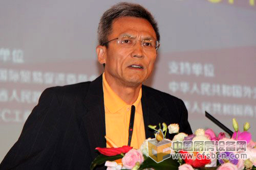 中歐國際工商學(xué)院經(jīng)濟(jì)學(xué)與金融學(xué)教授許小年