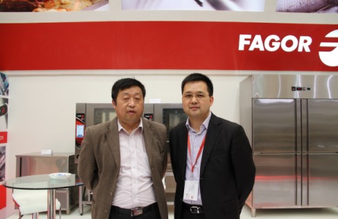 第二十一屆上海國際酒店用品展覽會中國廚房設(shè)備網(wǎng)鄭總與FAGOR法格負(fù)責(zé)人