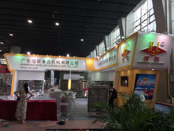 第十三屆中國(guó)(廣東)國(guó)際酒店用品展布展工作熱火進(jìn)行中