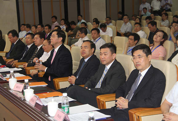 創(chuàng)新與資本高峰論壇暨2015成都經(jīng)濟(jì)證券化提升行動(dòng)計(jì)劃